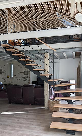 Design loft net in a home